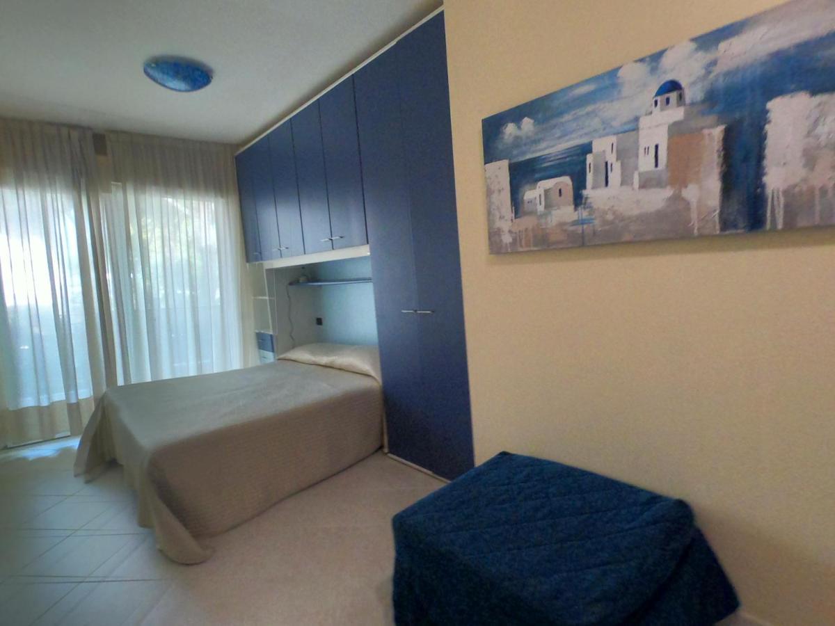 Michelangelo Rta Aparthotel Cinquale Bagian luar foto