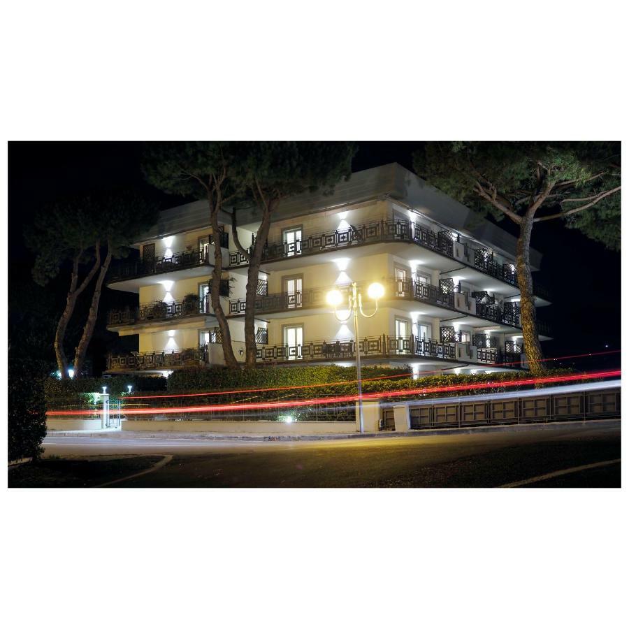 Michelangelo Rta Aparthotel Cinquale Bagian luar foto