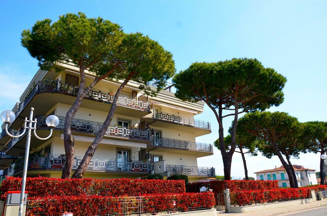Michelangelo Rta Aparthotel Cinquale Bagian luar foto